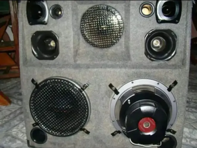 SOM AUTOMOTIVO 