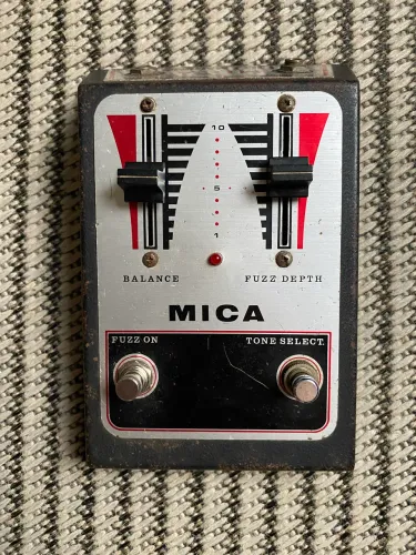 Pedal Mica Fuzz Machine