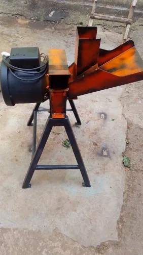 Máquina é moer capim bivolt