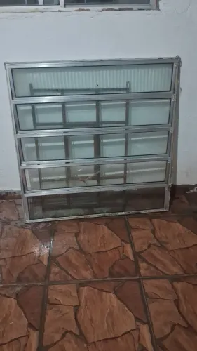 Vitro de aluminio