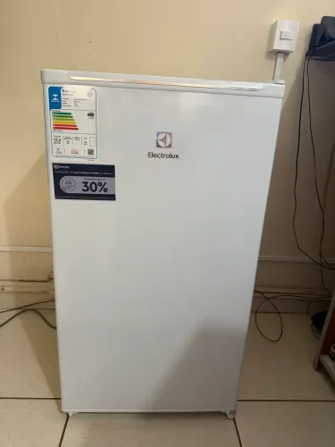 Vendo fregobar eletrolux 80 lt
