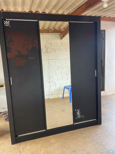 Vendo guarda roupa usado ! Em ótimo estado ! Entrega e montagem grátis