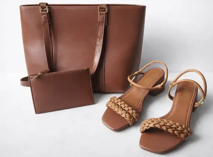 Conjunto bolsa + carteira + sandália