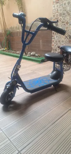 Patinete / Mini Moto Elétrica Infantil 250W Bluetooth Até 18km/h