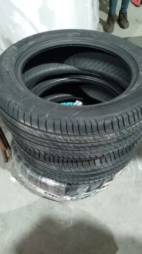 Pneu Michelin Aro 18 Primacy 4 225/55r18 98v