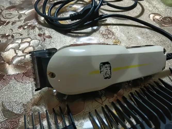 Maquina de cortar cabelo masculino