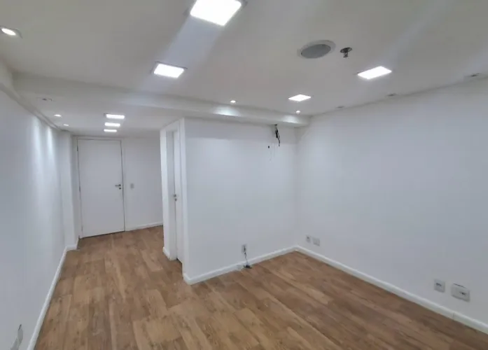 Vendo sala comercial em Bangu