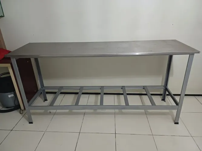 Mesa tampo de inox