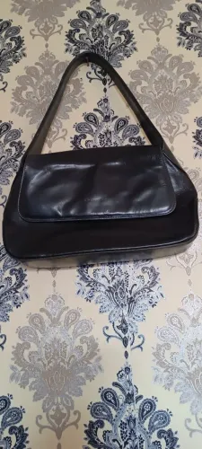 Bolsa de ombro em couro preta Smartbag