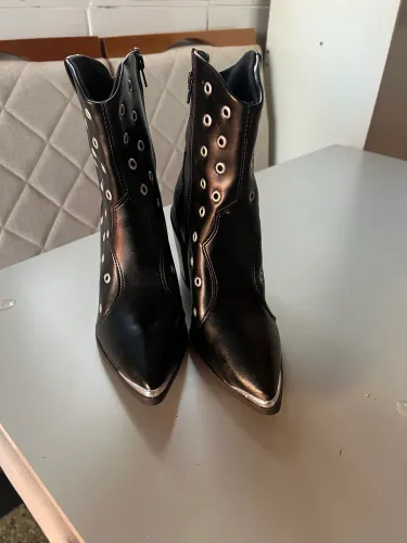 BOTA FEMININA PRETA TAMANHO 37