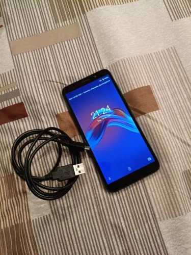 Moto E6 Play azul metálico.