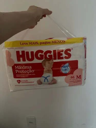 Fralda Huggies M - 66 un
