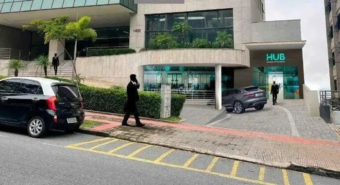 Loja para locação, 790m² de área na Avenida Raja Gabaglia