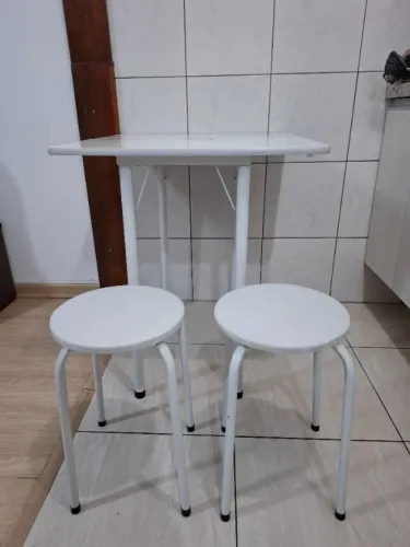 Mesa pra cozinha com bancos