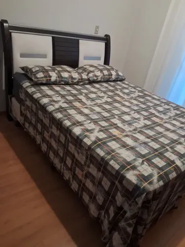 Cama Queen + Colchão Herval - ótimo estado