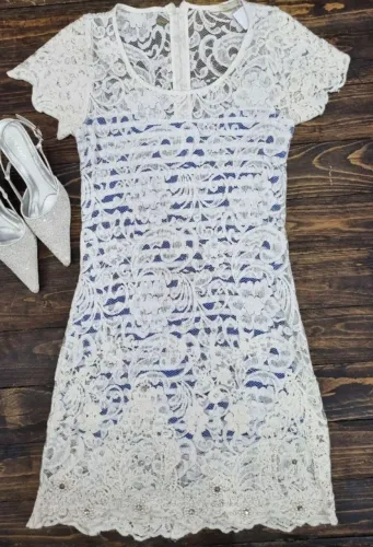 Vestido de renda mamô