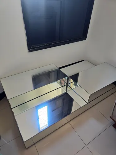 VENDE-SE MESA DE CENTRO DE SALA