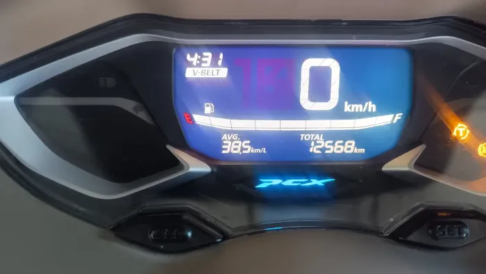 PCX DLX ABS,IPVA,licenciamento,tudo pago sem dúvida nenhuma+1capacete Honda+baú bagageiro 