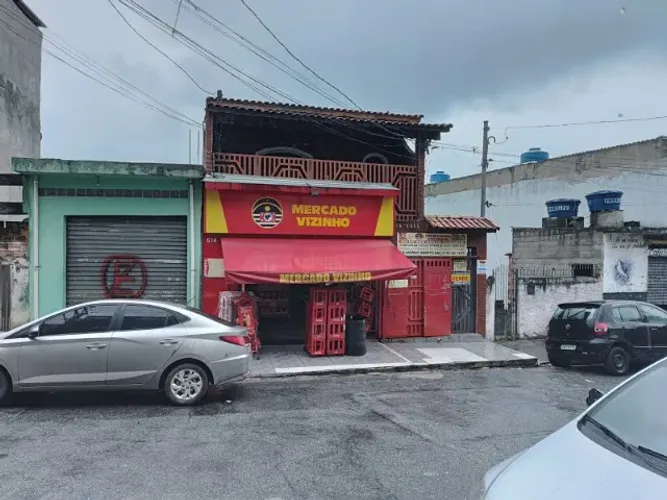 Imóvel comercial com 1 ponto comercial funcionando um mercadinho e 7 casas de renda