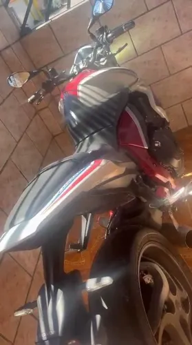 Moto a venda