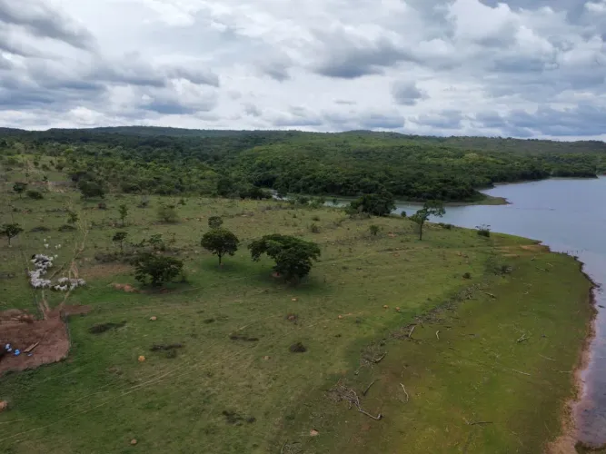 9.25....Alqueires disponível pra venda no município de Luziania. Goiás. No Lago Corumba em