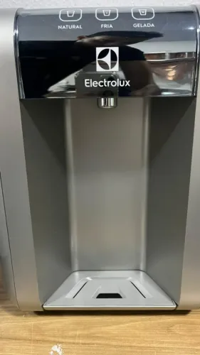 bebedouro/purificador de água Electrolux de mesa