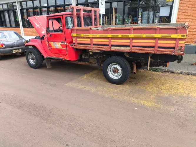 Toyota Band.Jipe Cap.de Aço Chas. Curto Diesel 1993