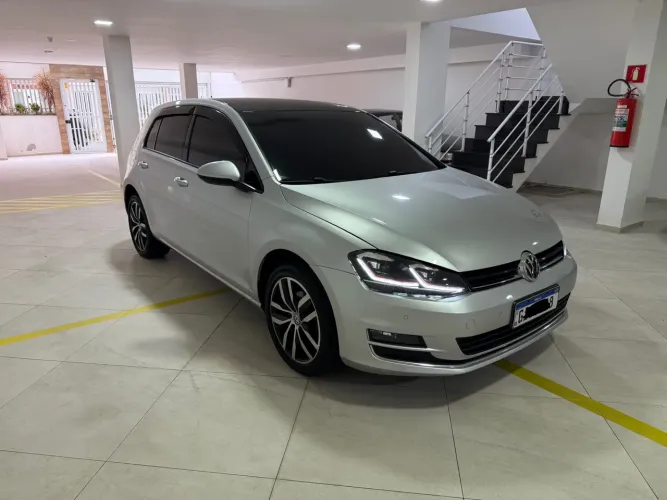 Volkswagen Golf Highline 1.4 TSI Total Flex Aut. 2017