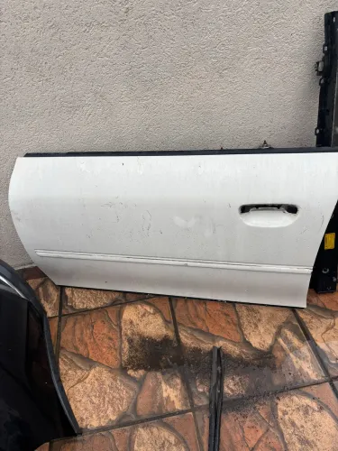 Porta esquerda motorista Audi A3 R$ 100 