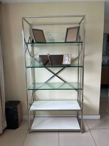 Estante de vidro elegante e sofisticada