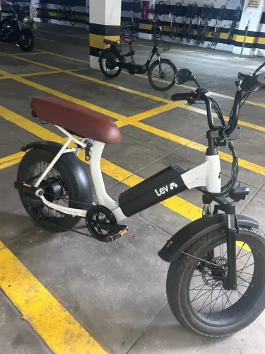 LEV Cruiser Branca E-Bike