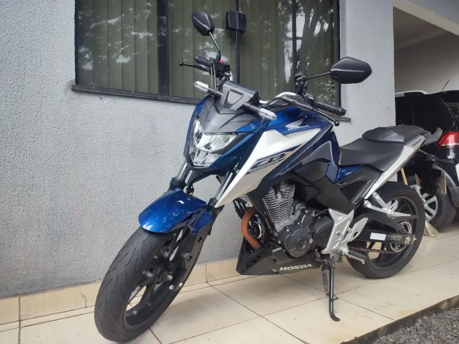 Vendo CB 300F 