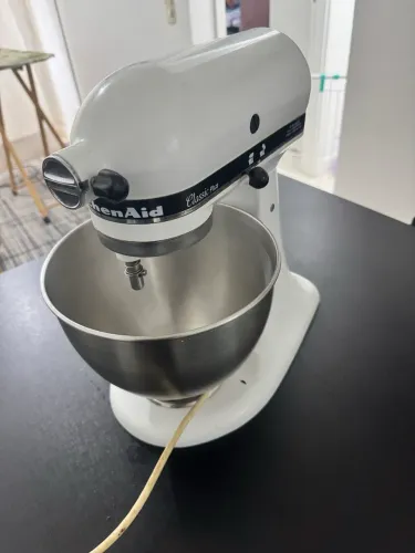 Batedeira KitchendAid Classic Plus