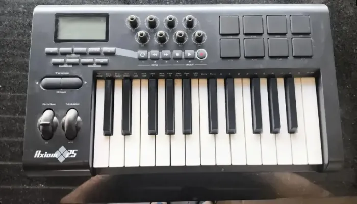 M-audio axiom 25