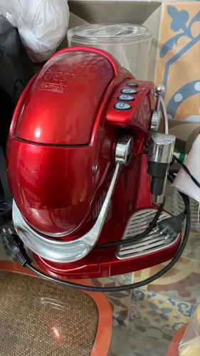 CAFETEIRA 3 CORAÇÕES ?