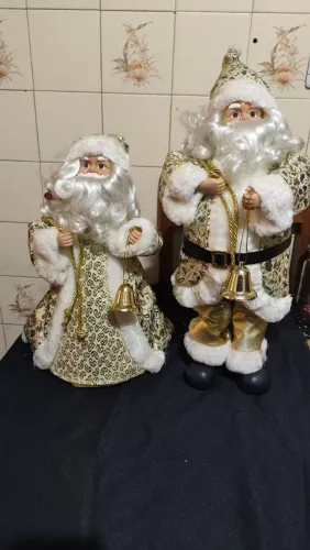 Dupla de Papais Noel Decorativos 40 cm e 47 cm