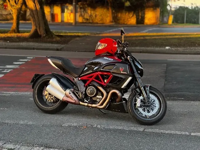 DUCATI DIAVEL Carbon