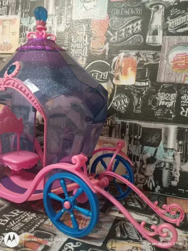 BARBIE COLLECTOR - RARIDADE - CARRUAGEM COMPLETA E NOVA - CASTELO DE DIAMANTES - OBS: FUNC