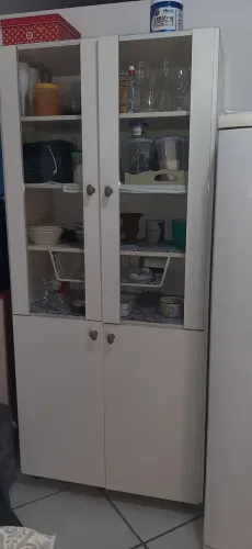 Vendo cristaleira - motivo mudança