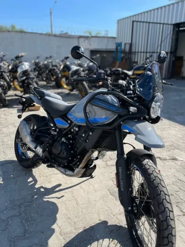 Himalayan 450 / Poppy Blue - Letícia