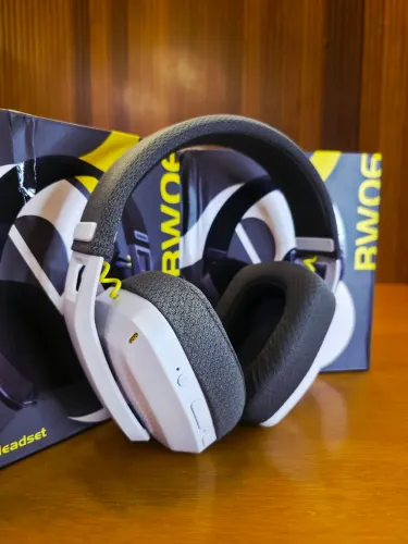 Headset Gamer Sem Fio Binnune BW06 Wireless 2.4Ghz Bluetooth 5.3 Bateria 80h Tri-Mode