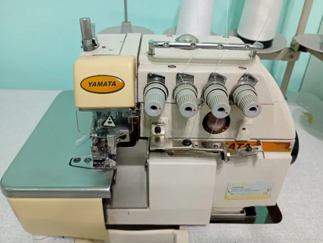 Máquina de costura industrial 