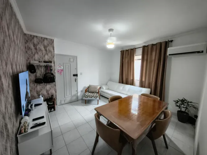 Apto 70m² no Boqueirão, a 400m da praia, suíte+1dorm e garagem 