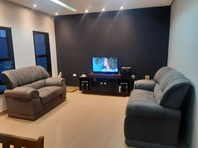 CASA À VENDA  VILA BRANCA | JACAREÍ/SP