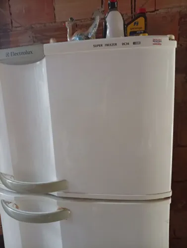 Vendo geladeira Eletrolux conservada