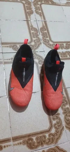 Chuteira Campo Nike Phantom VSN 2 Club tamanho 35/36