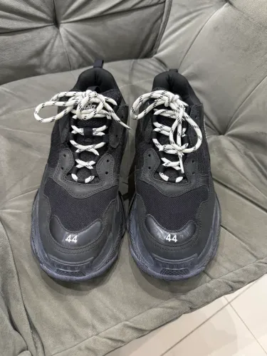 balenciaga triple s clear sole Preto 