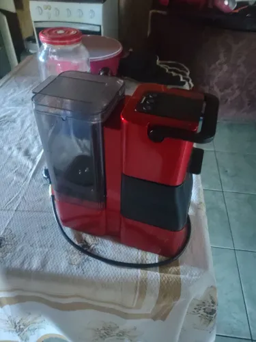 Vendo cafeteria 3 coração usada pouca vezes