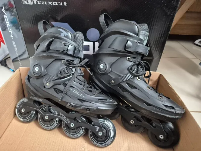 PATINS IN LINE TRAXART + KIT PROTEÇÃO TRAXART
