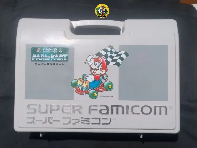 Maleta Super Famicom/Nintendo para cartuchos e acessórios.